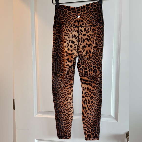 Yogalicious Lux Leopard Print Leggings Size Medium Super High Rise Ankle Length - Picture 14 of 14